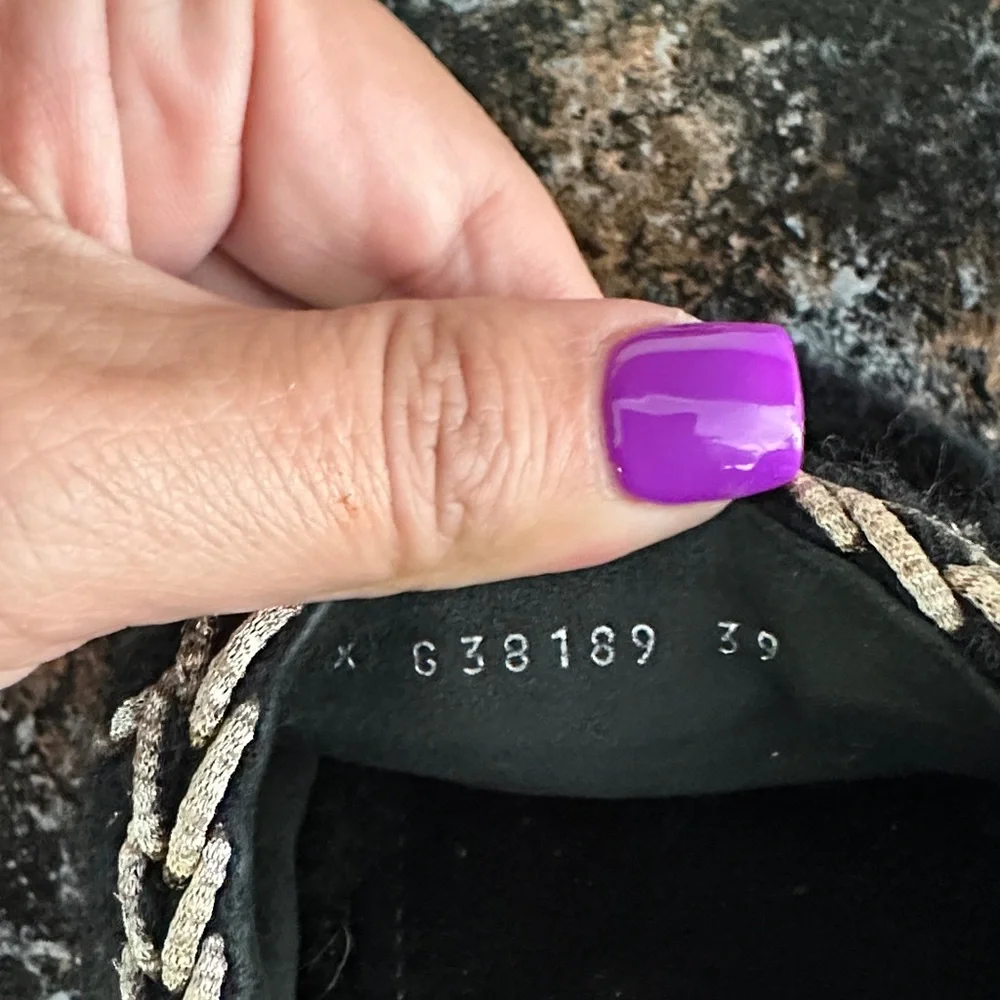 Chanel Women's Black and Gold Slippers - Picture 2 of 4